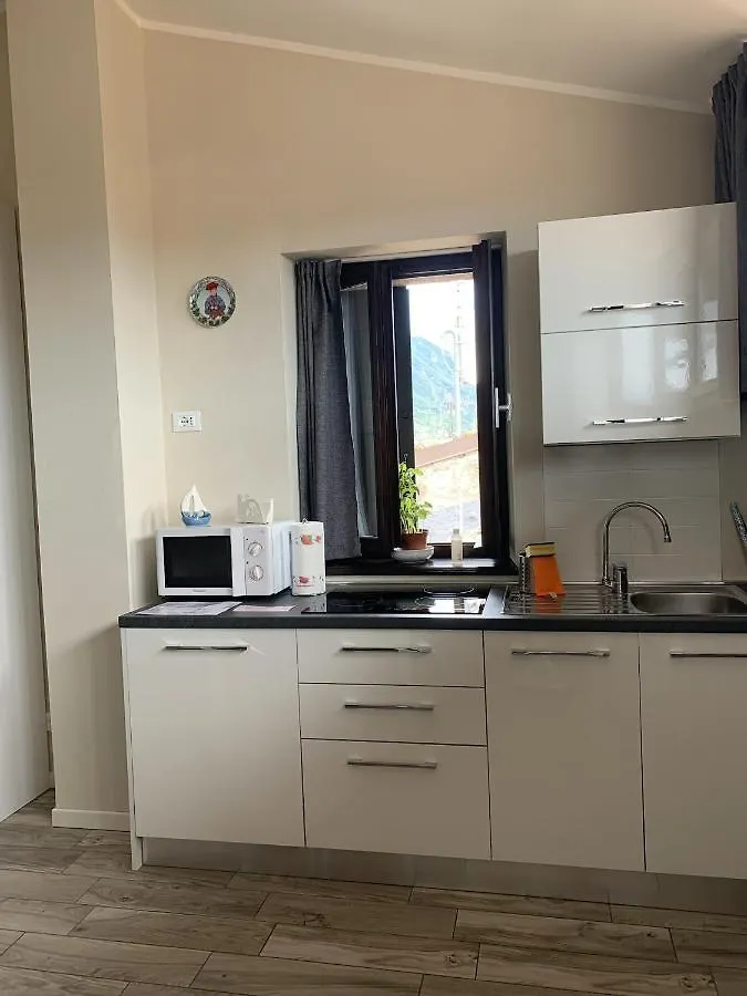 Al Lago Da Lilly Gargnano Apartment
